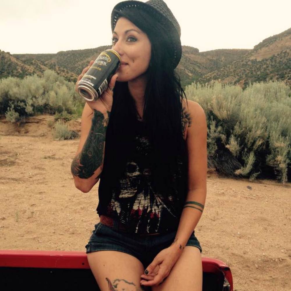 Meet your Posher, Carrie